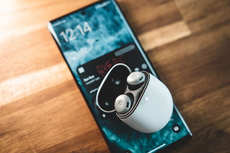 Top Features to Look for in Bluetooth Earbuds